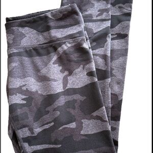 Tuff Athletics Black and Gray Camo Leggings Size L